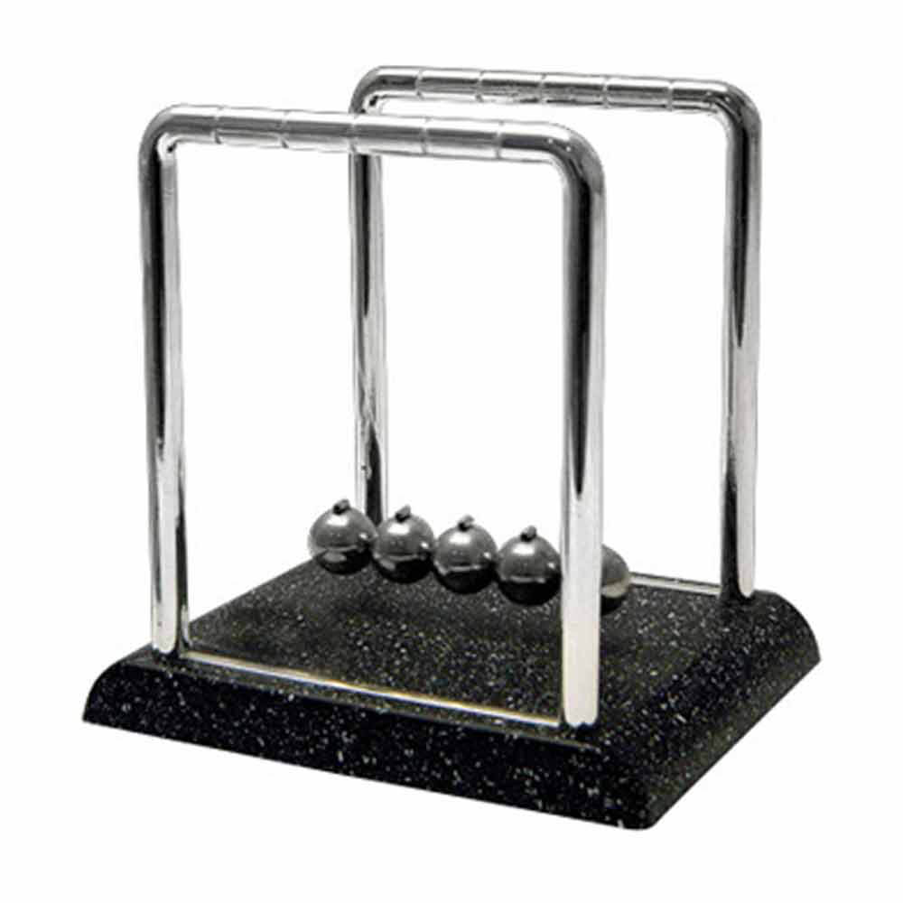 Newton's Cradle met decoratieve basis